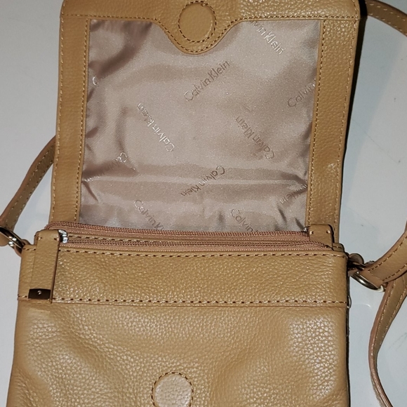 Calvin Klein small light mustard color  shoulder purse with multiple poc… - Picture 3 of 6